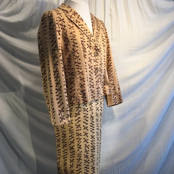 Coat, Skirt Suit and Scarf Ensemble (sz 6/8)